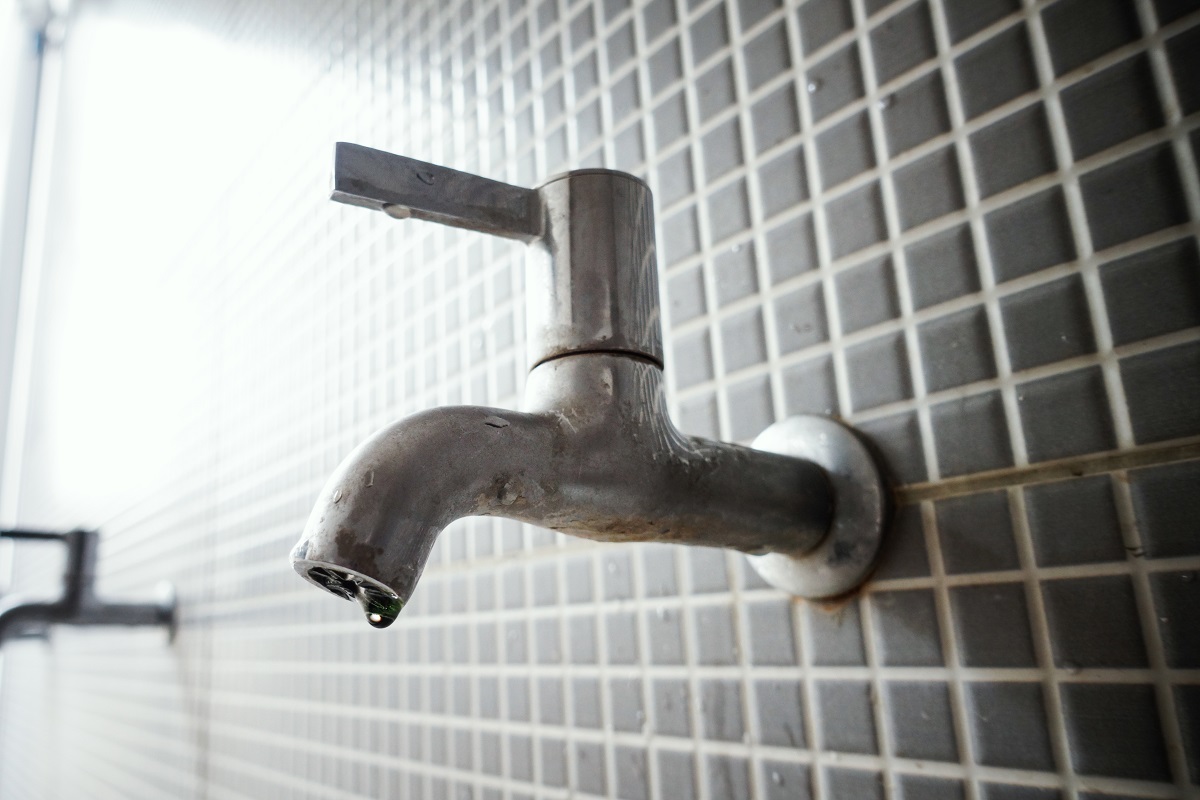 4 dicas para economizar água na sua empresa em 2021